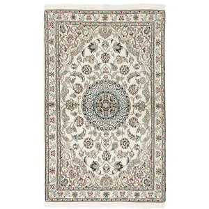 فرش دستبافت یک و نیم متری مدل گل ابریشم نائین کد n543038n 