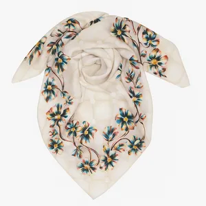 روسری زنانه مدل گلدار مربعی 