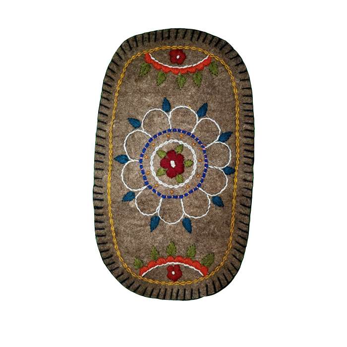 نمد فرش مدل گل دوزی شده طرح اسلیمی بیضی