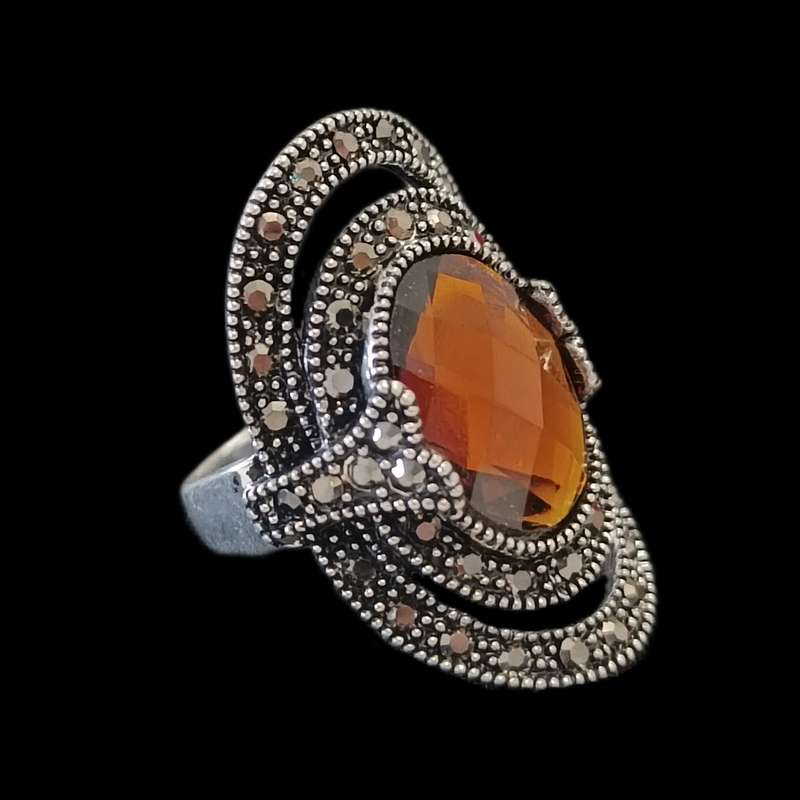 انگشتر زنانه مدل سلطنتی نگین دار