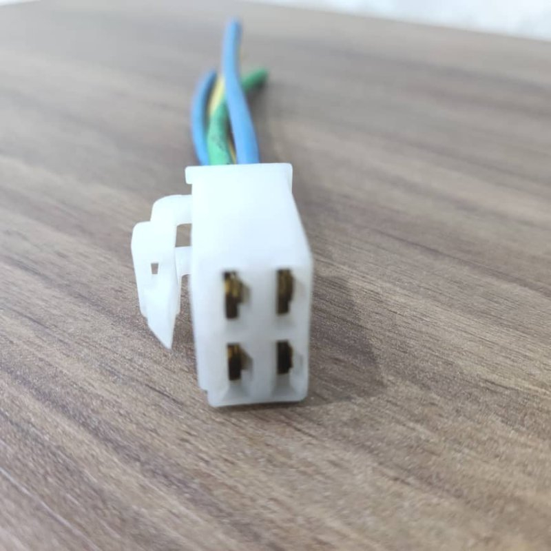 سوکت رله فن خودرو آراکس یدک مدل AY-2485 مناسب برای پراید