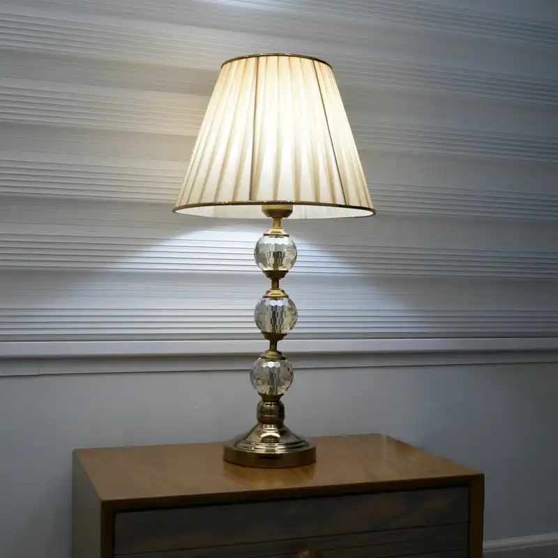 آباژور رومیزی مدل Noorsa 102-O