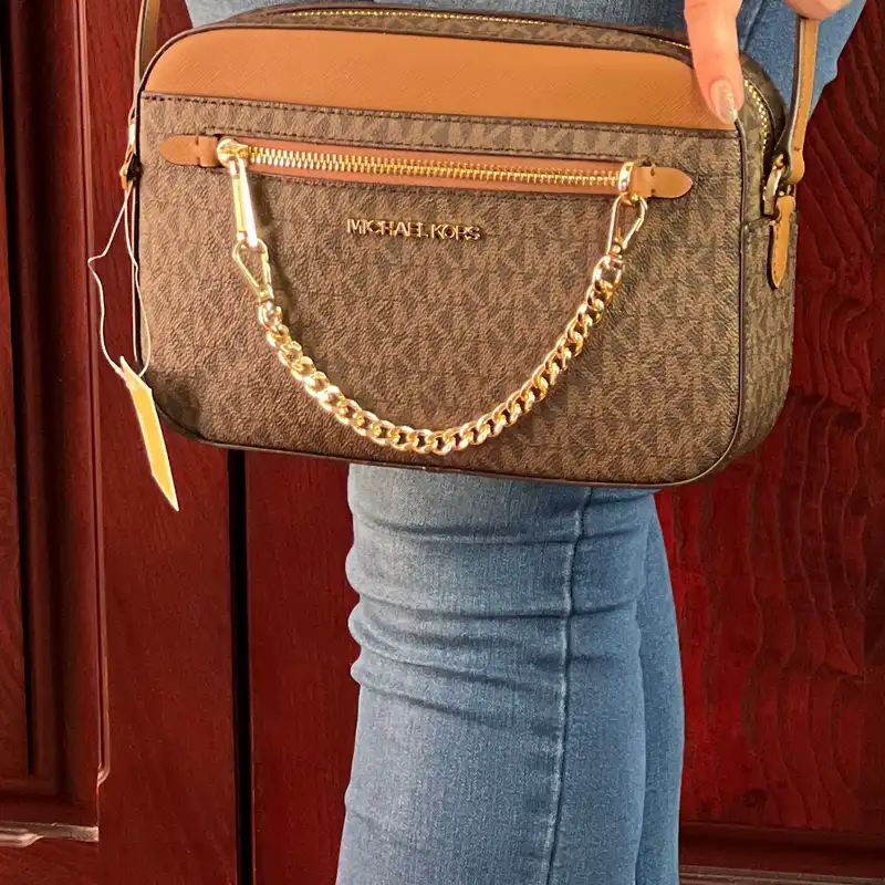 کیف دوشی زنانه مایکل کورس مدل Jet Set Large Logo Crossbody