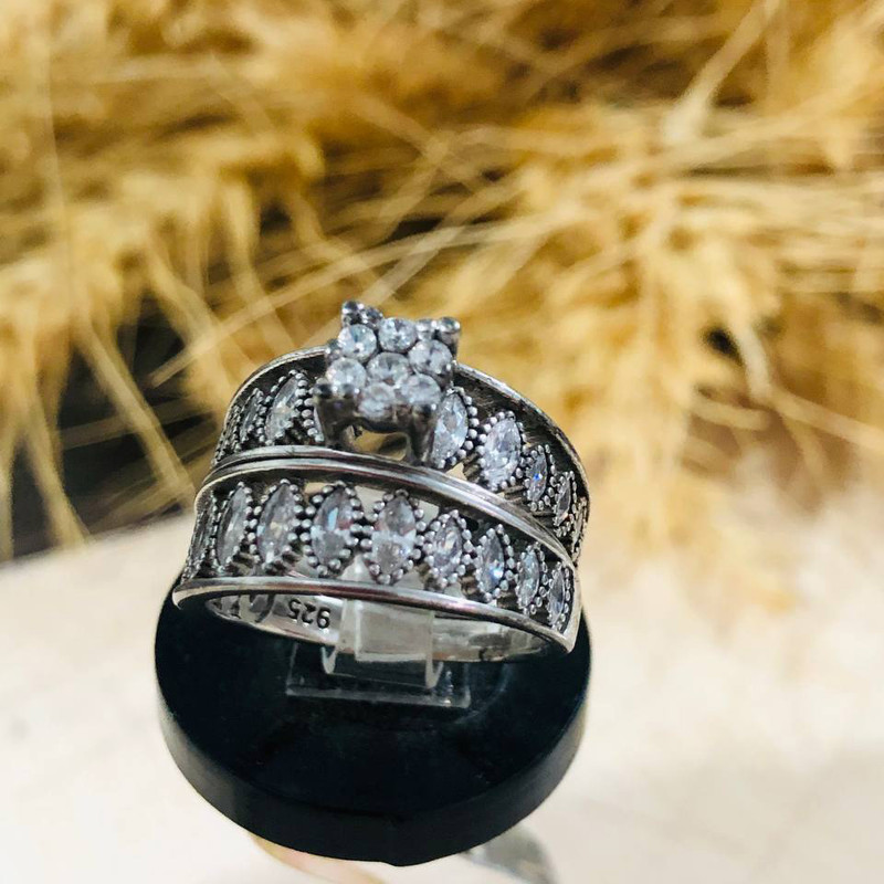 انگشتر نقره زنانه مدل SH 300 مجموعه دو عددی انگشتر نقره زنانه مدل SH 300 مجموعه دو عددی