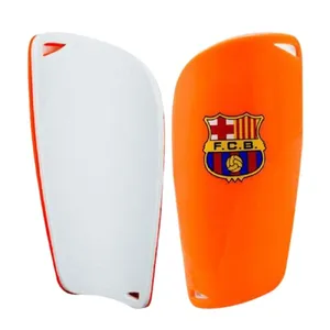 ساق بند فوتبال مدل بارسلونا