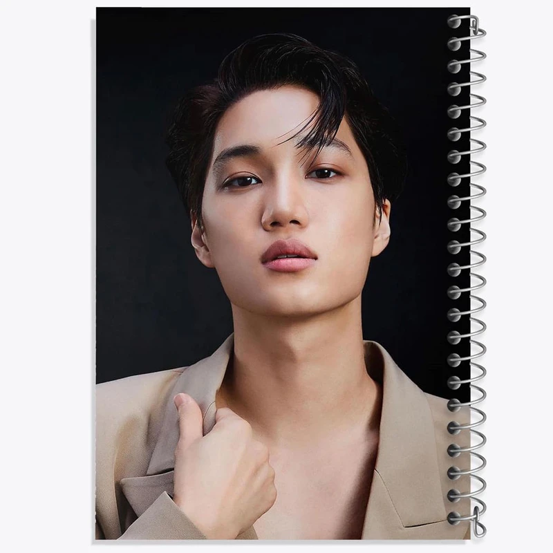 دفتر مشق 100 برگ خندالو طرح کای گروه اکسو EXO کد 16860