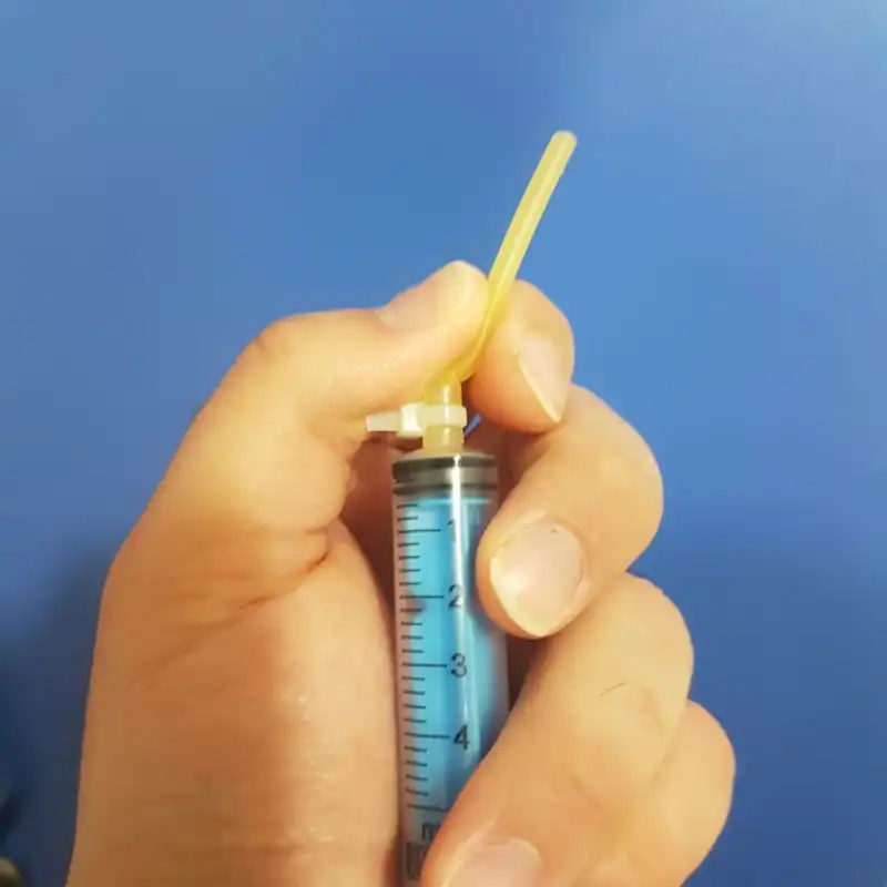 سرنگ سرلاک دهی پرندگان کد Z59 بسته 2 عددی