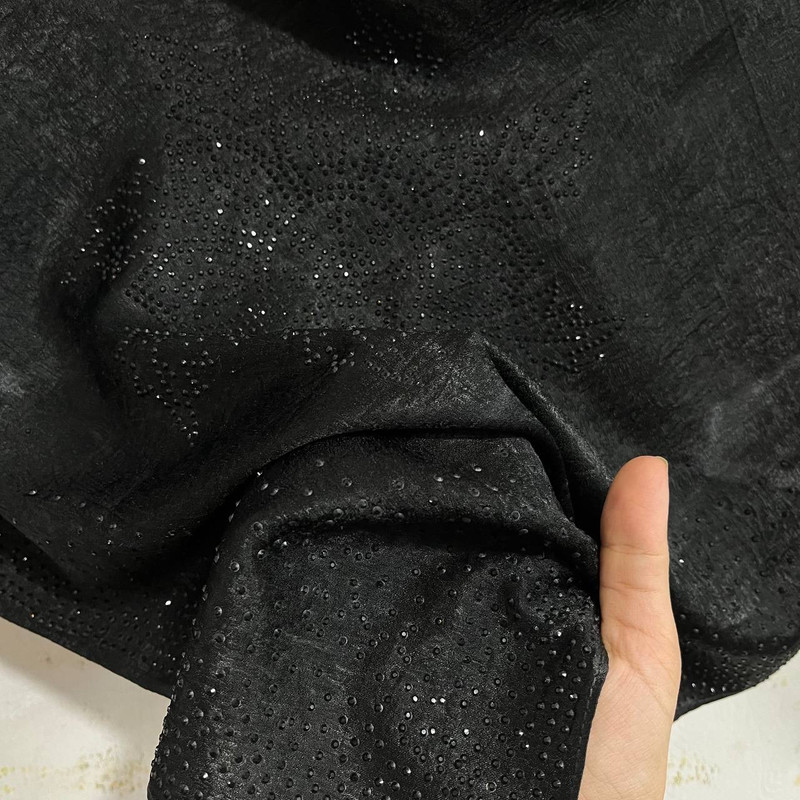 روسری زنانه مدل کوپرا نگین کوب مجلسی طرح گل