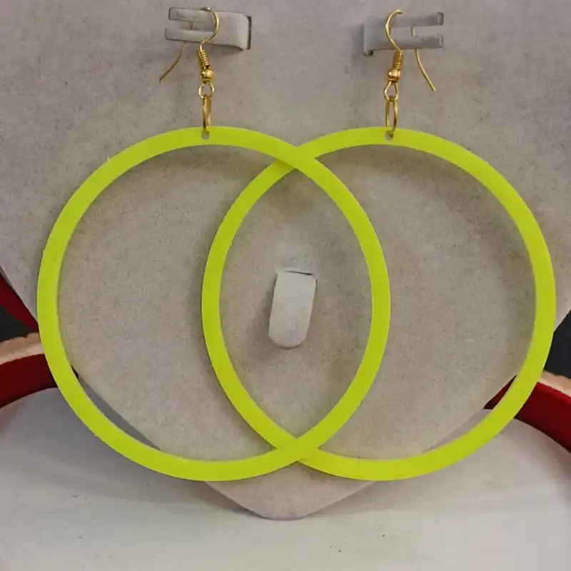 گوشواره زنانه مدل عروسکی پلکسی