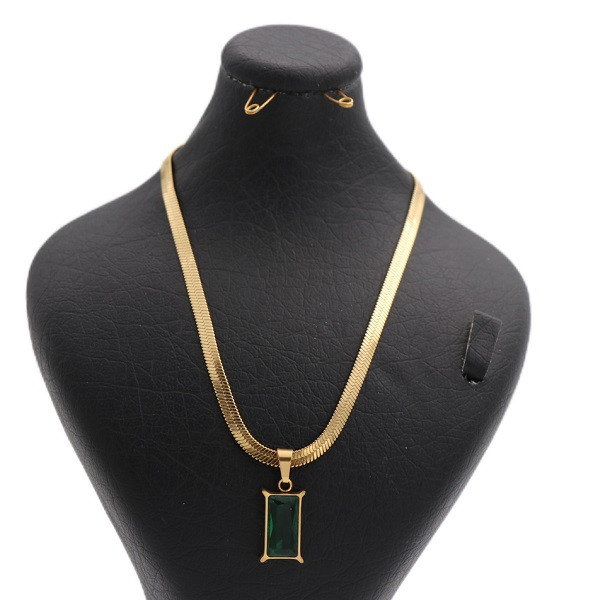 گردنبند دخترانه مدل ماری نگین یشم کد 4120 گردنبند دخترانه مدل ماری نگین یشم کد 4120