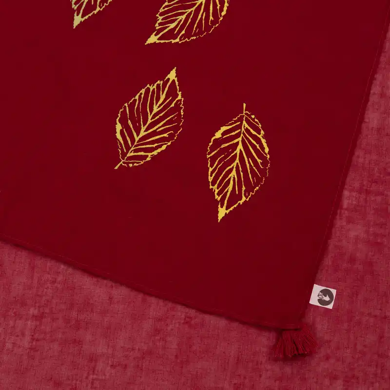 روسری زنانه گدار مدل برگریزان