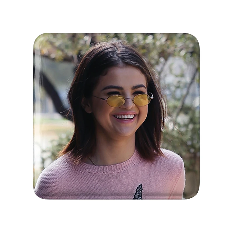 مگنت خندالو طرح سلنا گومز Selena Gomez مدل مربعی کد 19207