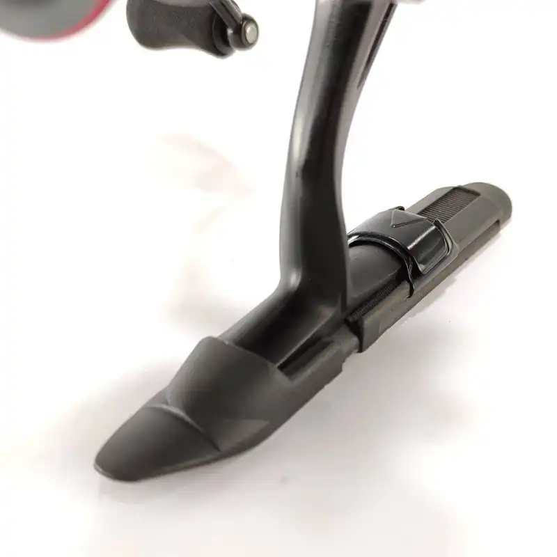 استند چرخ ماهیگیری مدل پلاستیکی کد pe68