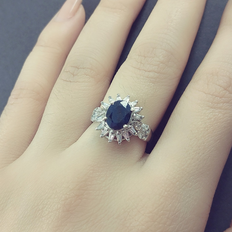 انگشتر نقره زنانه سلین کالا مدل یاقوت کبود کد 40 انگشتر نقره زنانه سلین کالا مدل یاقوت کبود کد 40