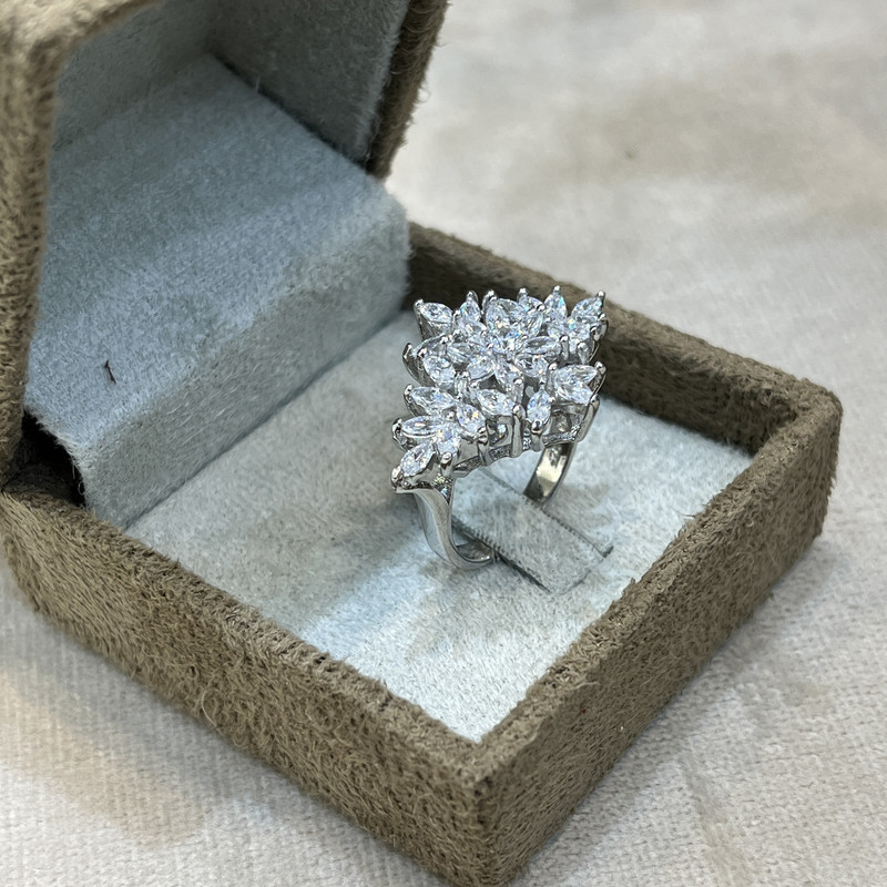 انگشتر نقره زنانه مدل جواهر اتریشی کد 33-32