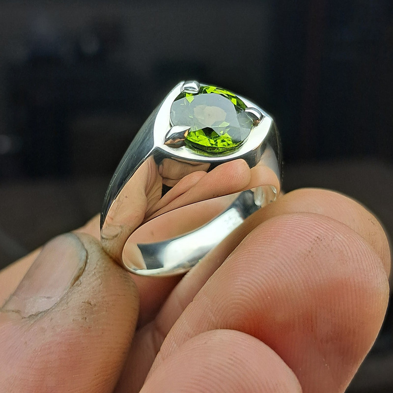 انگشتر نقره زبرجد مردانه مدل مثلث دستساز