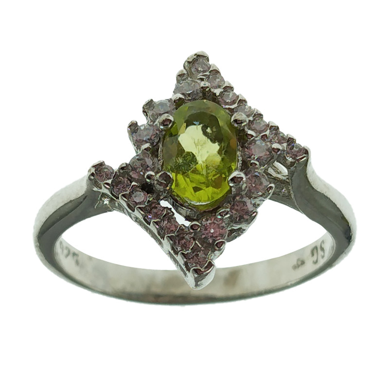 انگشتر نقره زنانه سلین کالا مدل زبرجد کد 27 انگشتر نقره زنانه سلین کالا مدل زبرجد کد 27