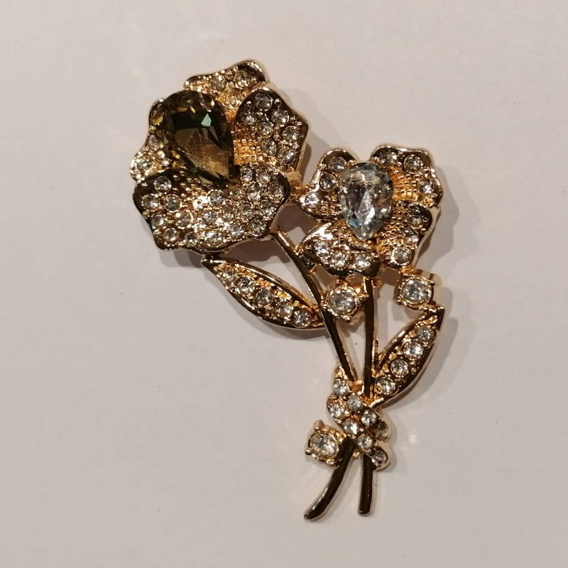 گل سینه زنانه کد Ki 31 گل سینه زنانه کد Ki 31