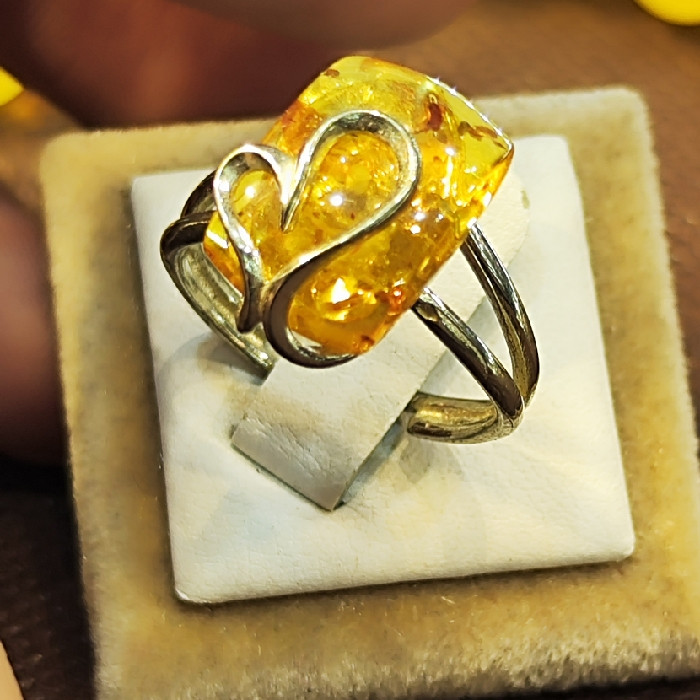 انگشتر نقره زنانه نقره جات بافندگان مدل سنگ کهربا لهستان کد 2023