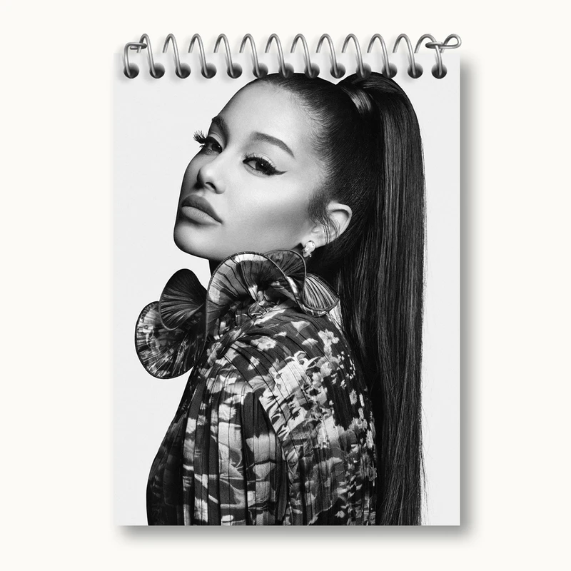 دفتر یادداشت 50 برگ خندالو مدل آریانا گرانده Ariana Grande کد 19067