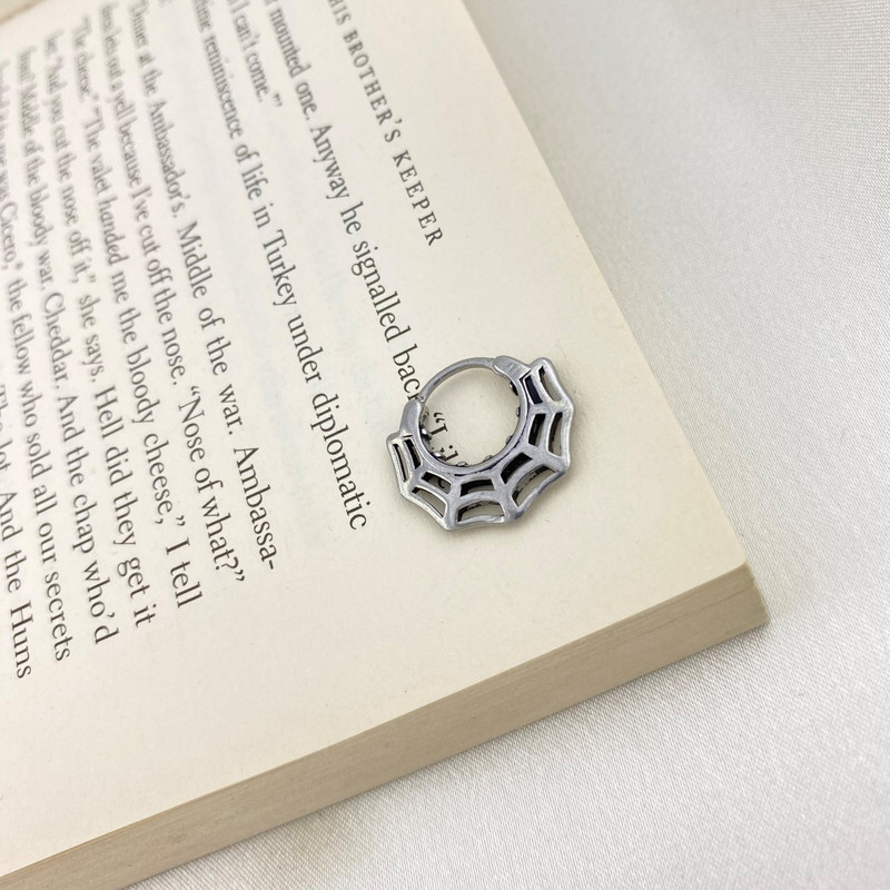 پیرسینگ گوش زنانه مدل تار عنکبوت کد P4401 پیرسینگ گوش زنانه مدل تار عنکبوت کد P4401