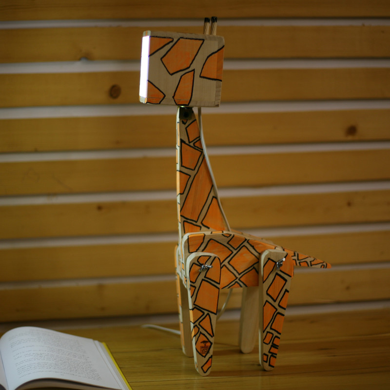 چراغ مطالعه مدل زرافه