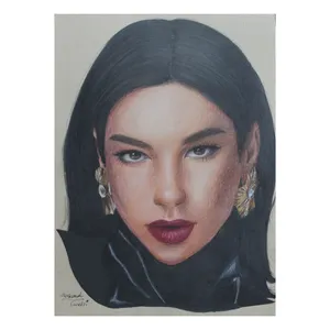 نقاشی مداد رنگی به سبک رئالیسم مدل دوآ لیپا