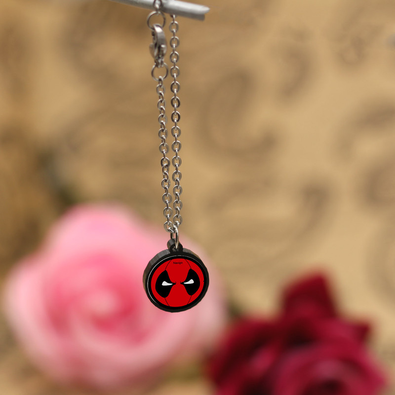 آویز ساعت زنانه ناکسیگو مدل شب تاب طرح ددپول کد AW8755