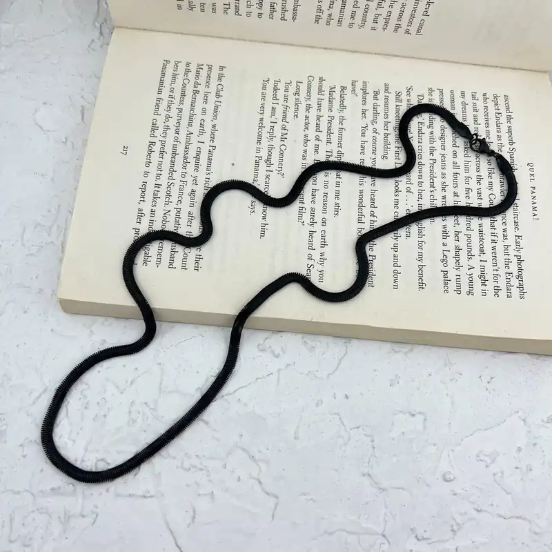 گردنبند زنانه مدل نفرتیتی هرینگبون ماری کد N4708