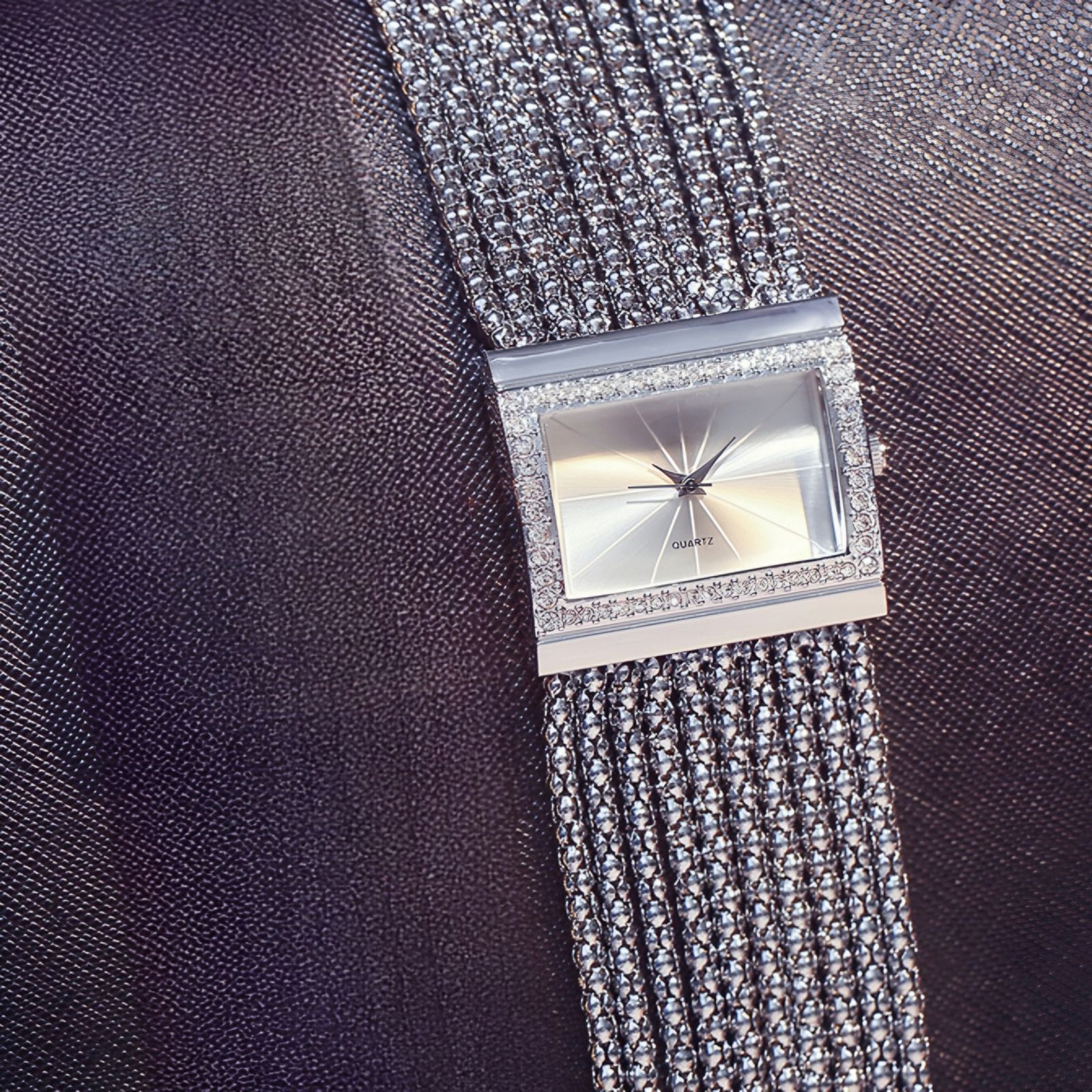 ساعت مچی عقربه ای زنانه مدل دستبندی بند پهن کد 1 - - 7