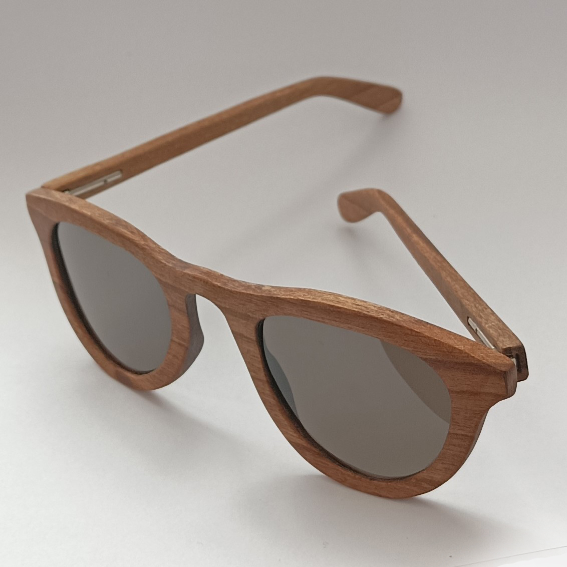 عینک آفتابی مدل چوبی طرح نیکی