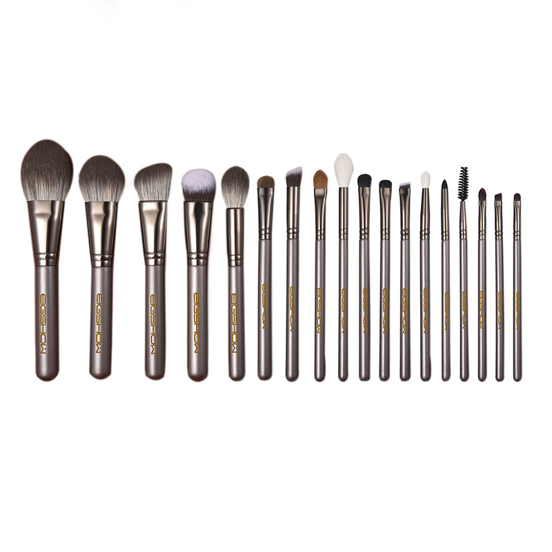 ست براش آرایشی ایگشو مدل LG-18P-1901-1 بسته 18 عددی