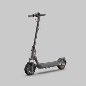 اسکوتر برقی 350 تا 1000 وات شیائومی مدل Electric Scooter 5 حداکثر سرعت 20 تا 30 کیلومتر بر ساعت و پیمایش بیشتر از 30 کیلومتر
