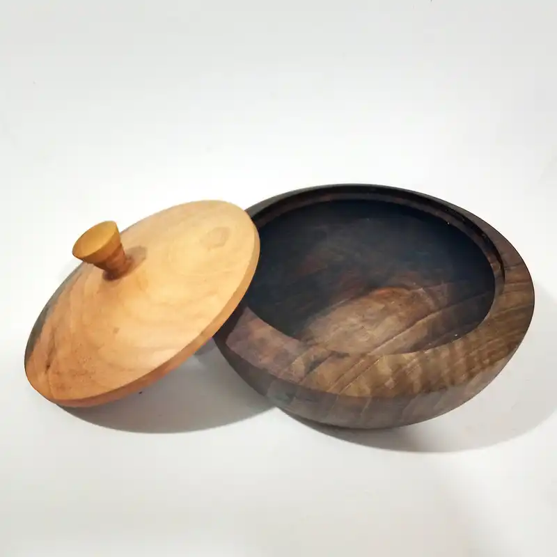 قندان چوبی مدل کلاسیک گردو کد 104