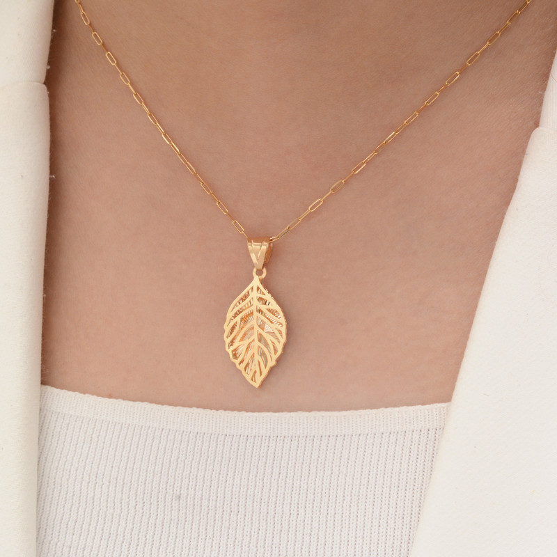 آویز گردنبند طلا 18 عیار زنانه طلای مستجابی مدل برگ کد 1 آویز گردنبند طلا 18 عیار زنانه طلای مستجابی مدل برگ کد 1