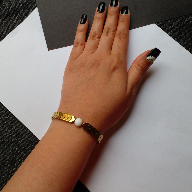 دستبند زنانه مدل اشاره کد HC074 دستبند زنانه مدل اشاره کد HC074