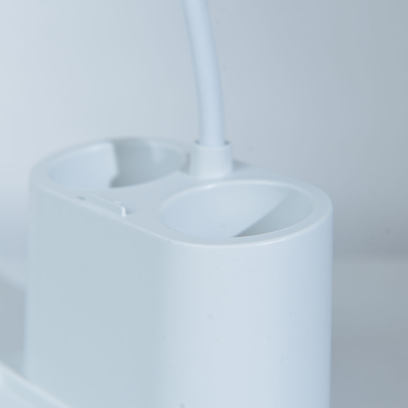 چراغ مطالعه مدل شارژی کد Q208