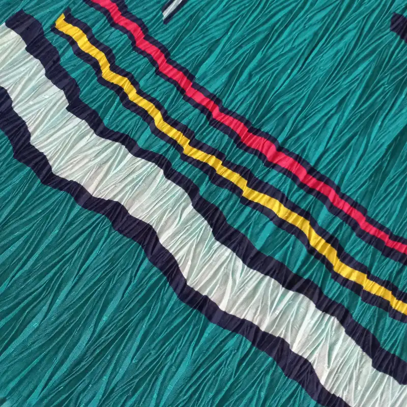 شال زنانه مدل نخی چین دار