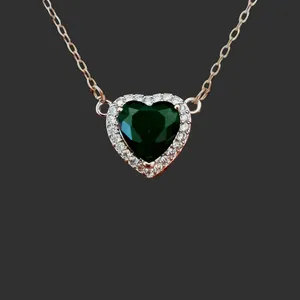 گردنبند زنانه مدل قلب ظریف زمرد کد Art2