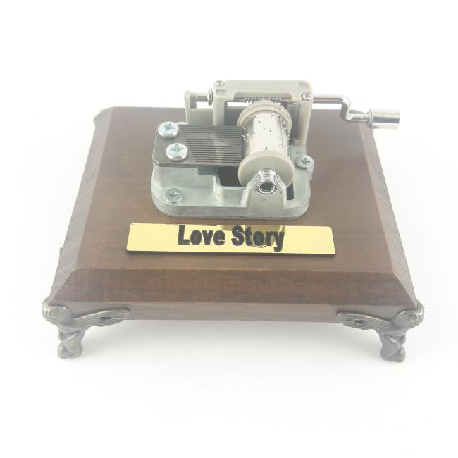 جعبه موزیکال مدل love story