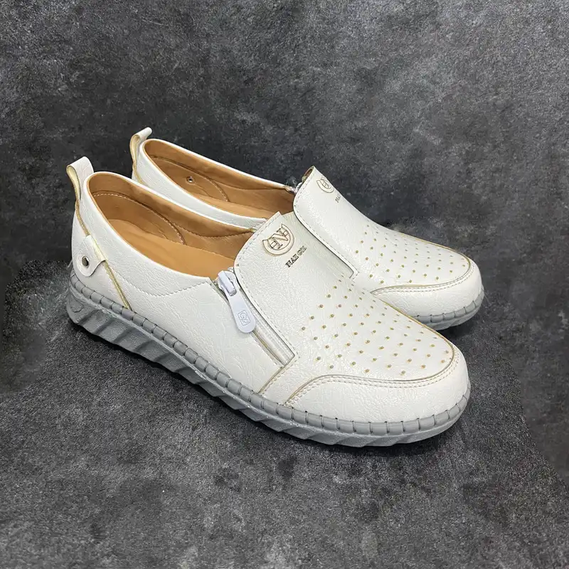 کفش طبی زنانه مدل نازگل 10