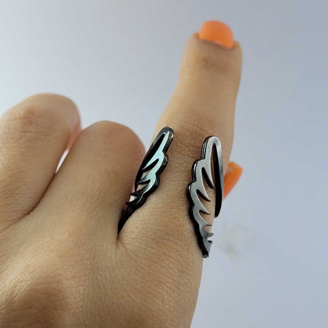 انگشتر زنانه مدل بال فرشته مشکی انگشتر زنانه مدل بال فرشته مشکی