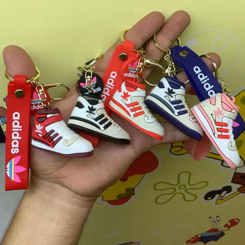 جاکلیدی مدل سیلیکونی طرح کتونی آدیداس اورجینال