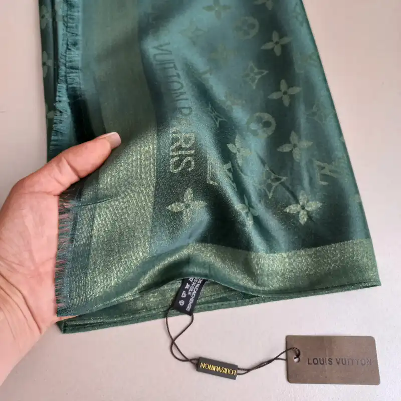 شال زنانه  مدل ژاکارد لمه دار براق شاینی کد 31