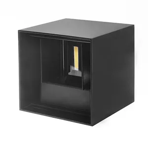 چراغ دیواری طرح مکعبی مدل Glint