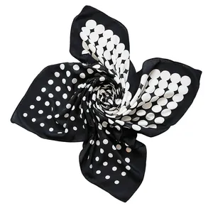 روسری زنانه مدل نخی طرح توپ توپی