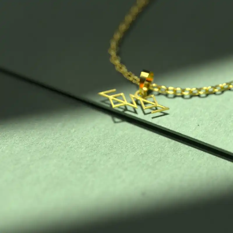 گردنبند طلا 18 عیار زنانه مدوپد مدل هندسی کد D3-1-1102