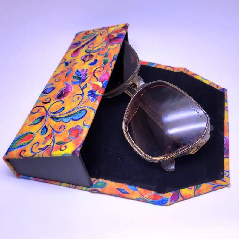 قاب عینک مدل گلدار