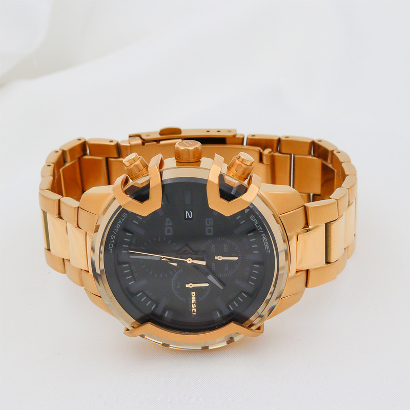 ساعت مچی عقربه‌ای مردانه دیزل مدل تایمردار تاریخ شمار