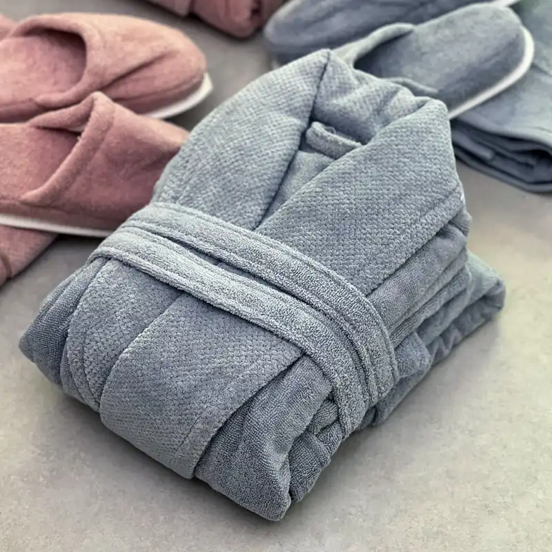 سرویس حوله پالتویی 11 تکه مدل عروس و داماد طرح میکرو کد 61884